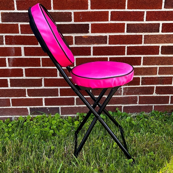 SOLD Playboy Chair 🐰🖤💞 - Picture 2 of 2